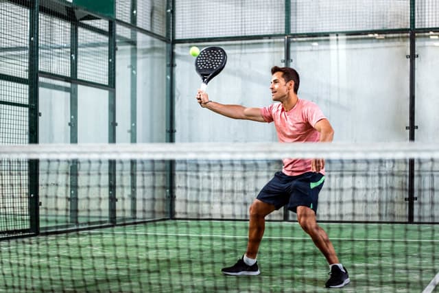 Olahraga Padel: Panduan Lengkap Teknik, Strategi, dan Tips untuk Pemula
